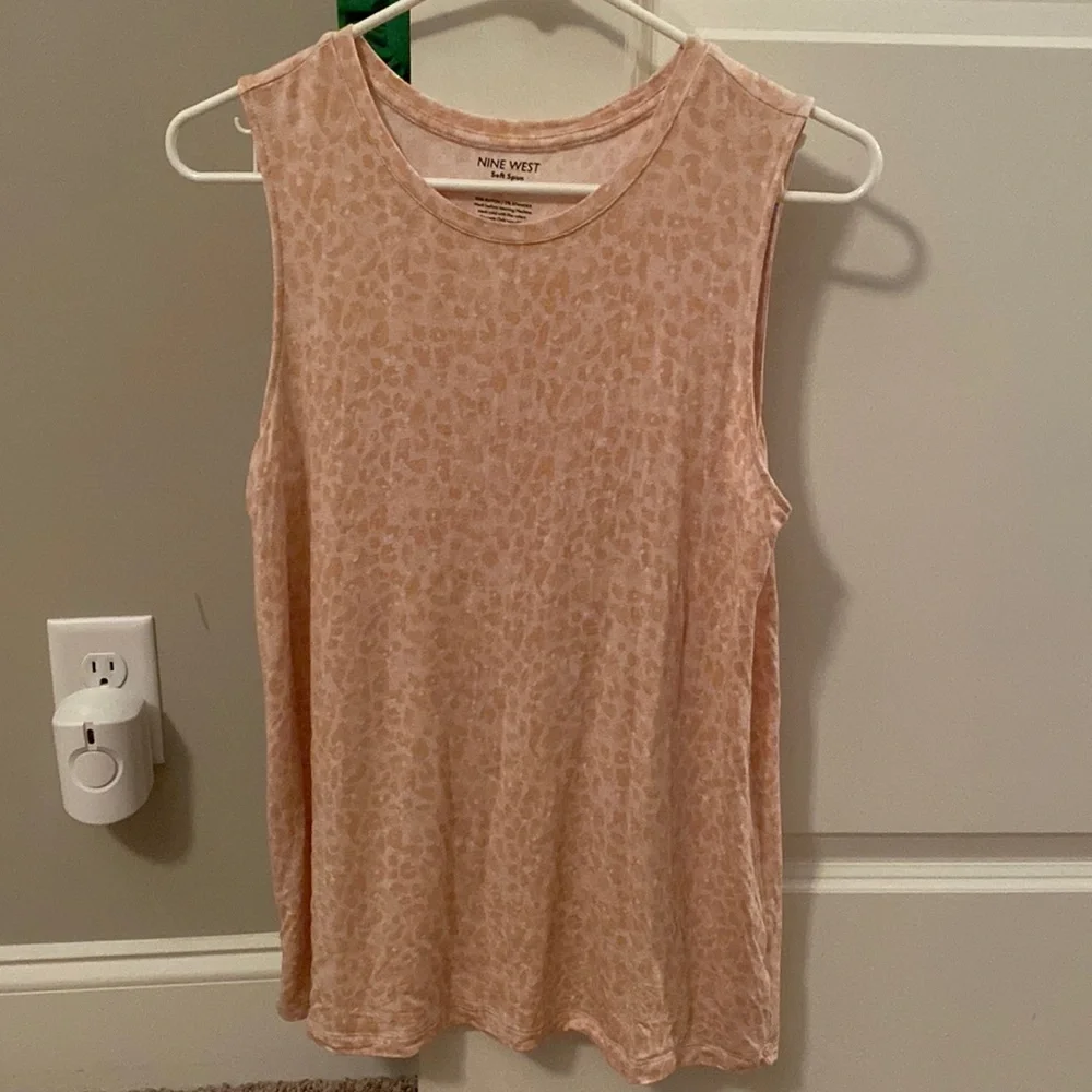 Nine West Medium soft spun leopard cheetah animal print sleeveless tank top - Picture 2 of 4